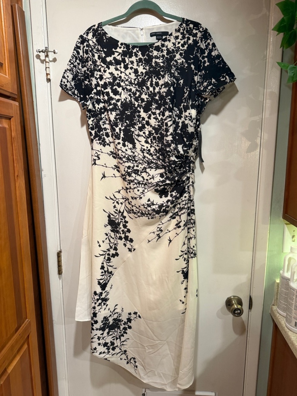Maggy London Jordana in Scenic Bonsai Georgette - Size 14